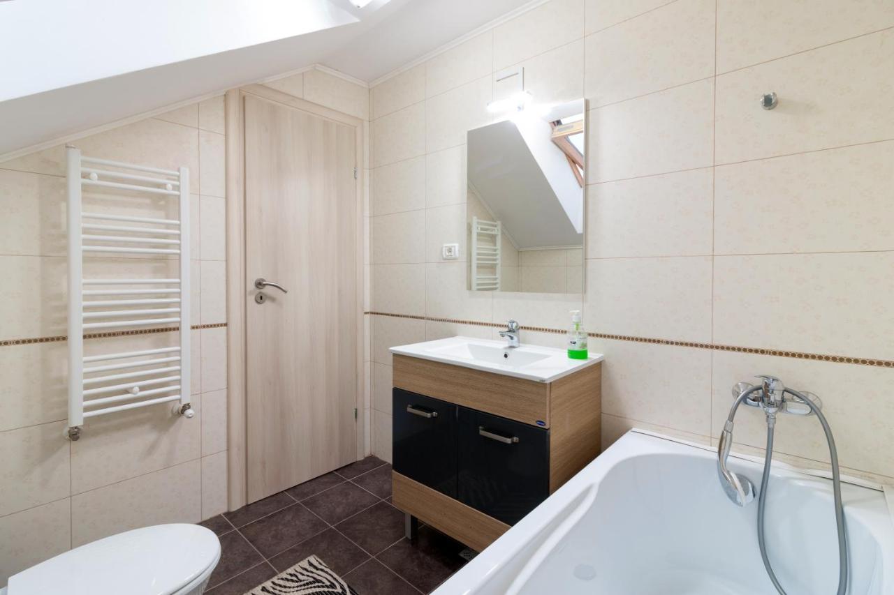 Lucky House Apartment Brasov Ngoại thất bức ảnh